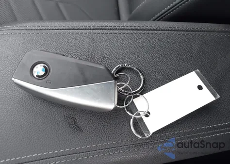 2023 BMW X1 xDrive28I z USA, uszkodzony, nr VIN WBX73EF0XP5X01588